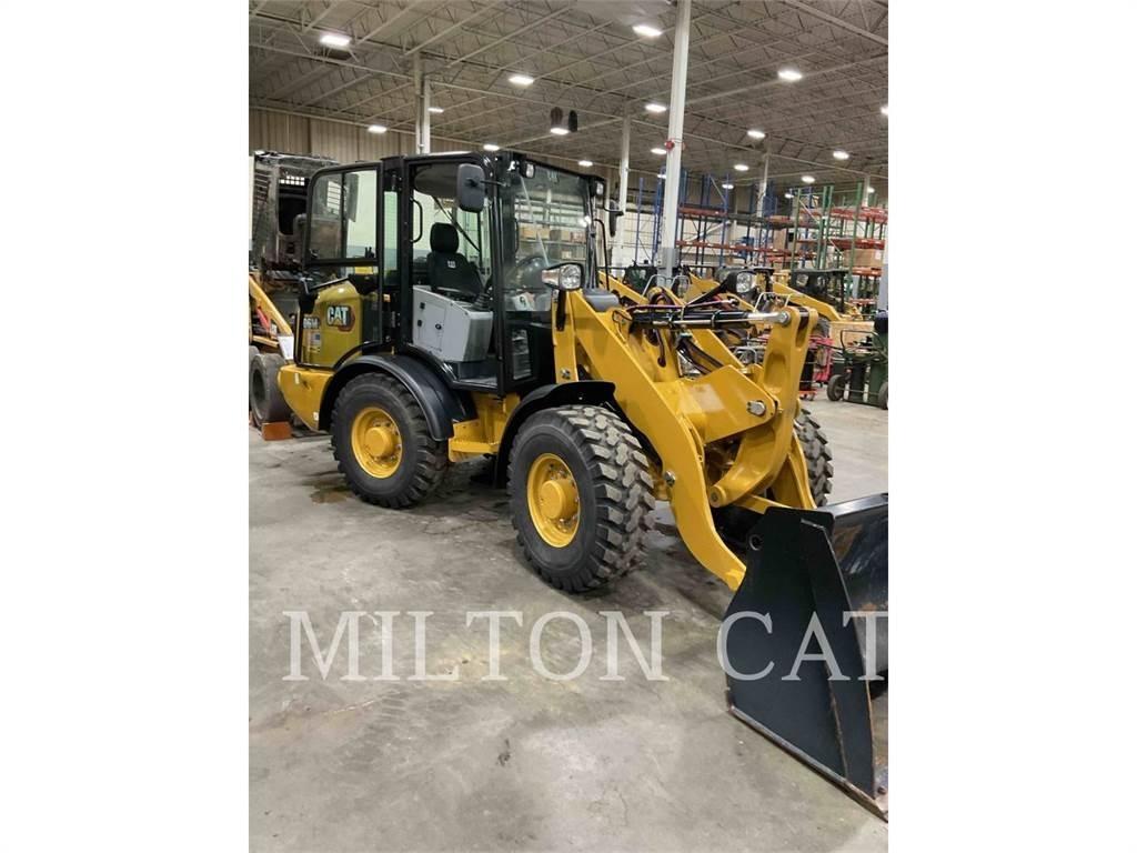 CAT 906M Pale gommate
