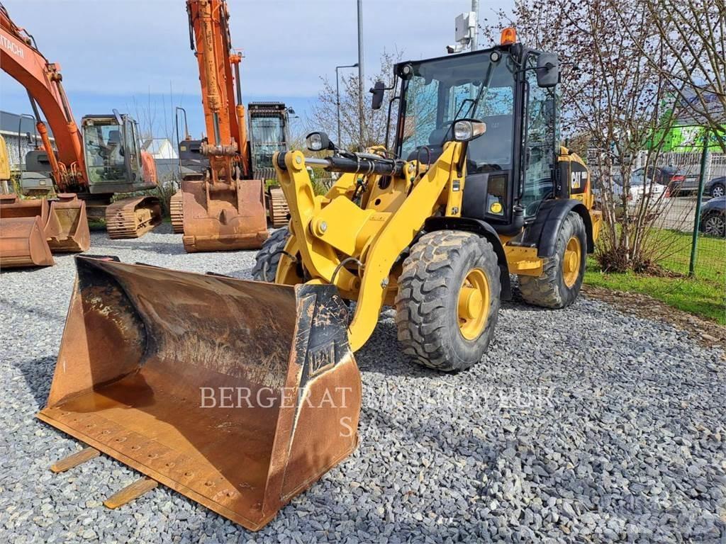 CAT 906M Pale gommate
