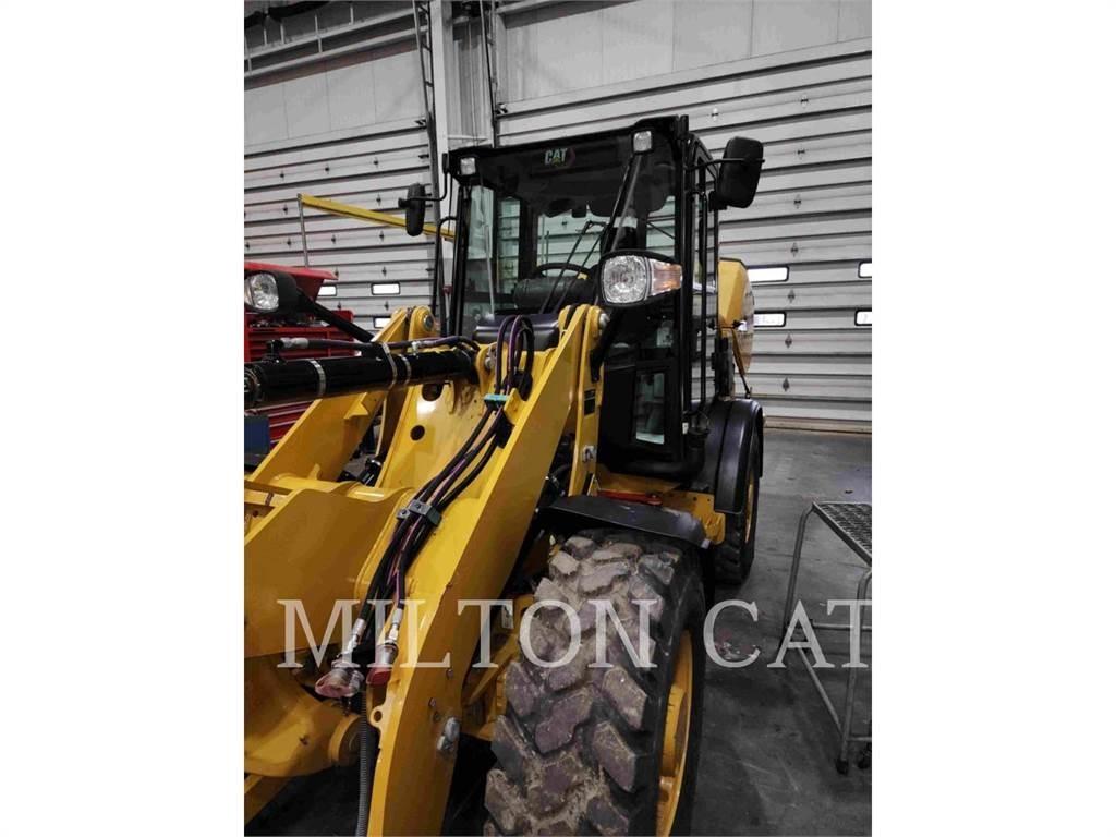 CAT 906M Pale gommate