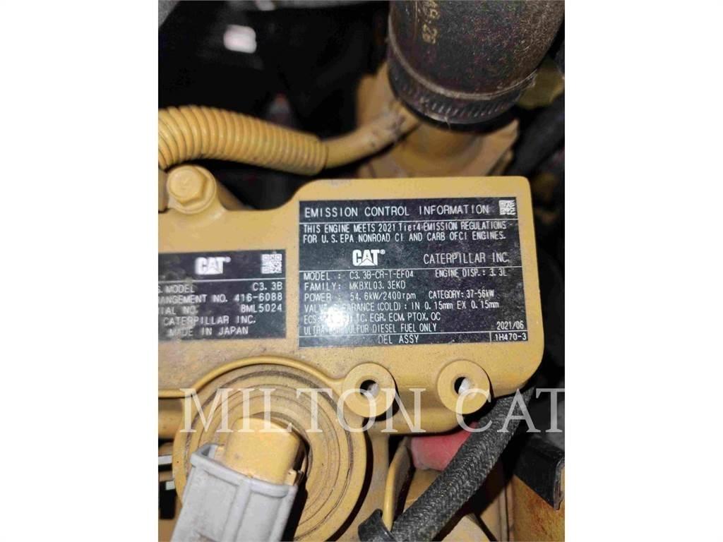 CAT 906M Pale gommate