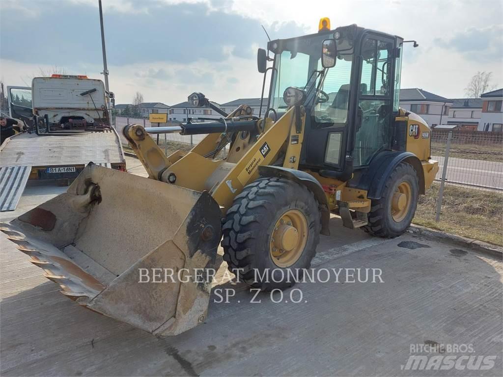 CAT 906M Pale gommate