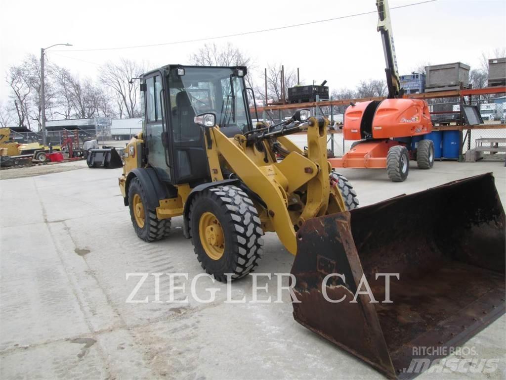 CAT 906M Pale gommate