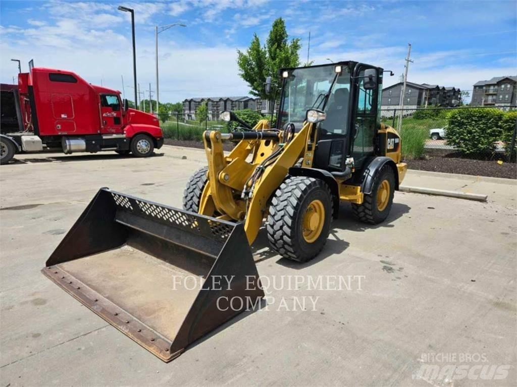 CAT 906M Pale gommate