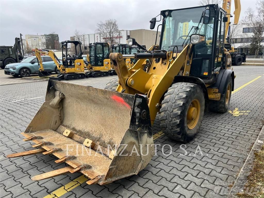CAT 906M Pale gommate