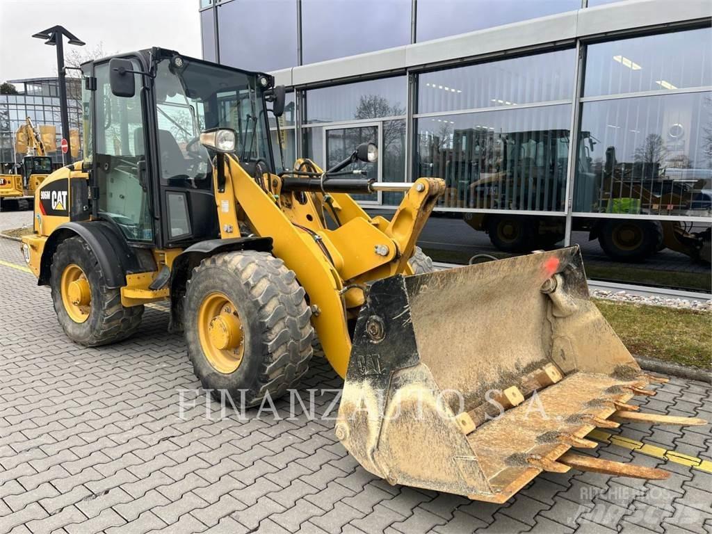 CAT 906M Pale gommate