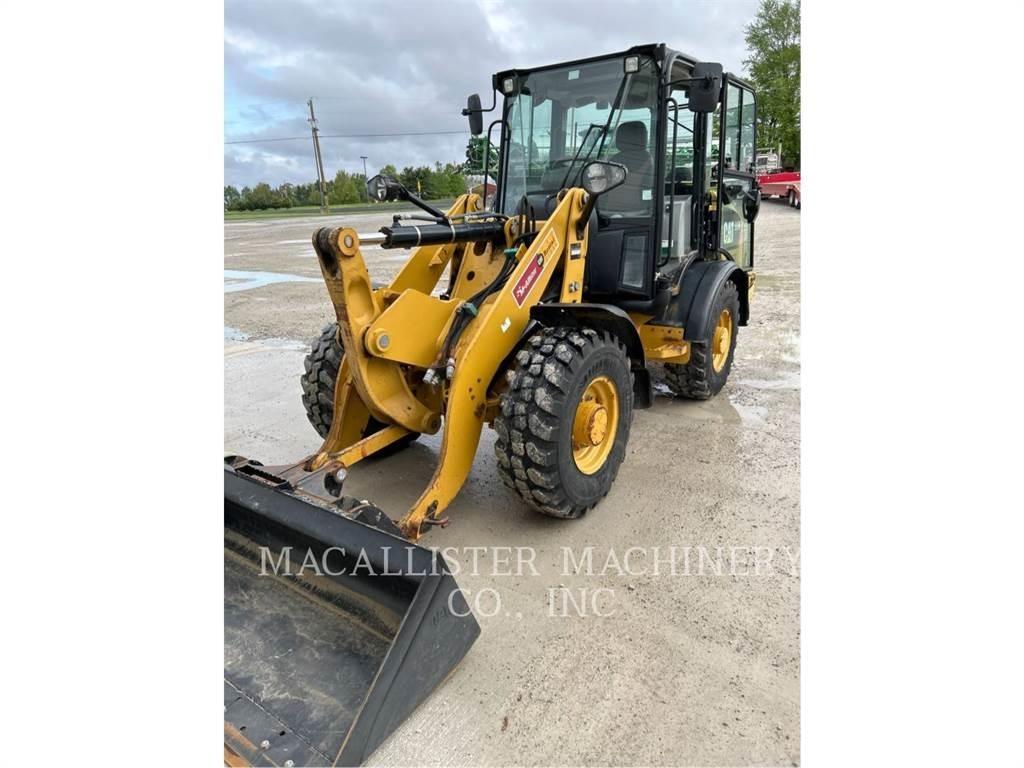 CAT 906M Pale gommate