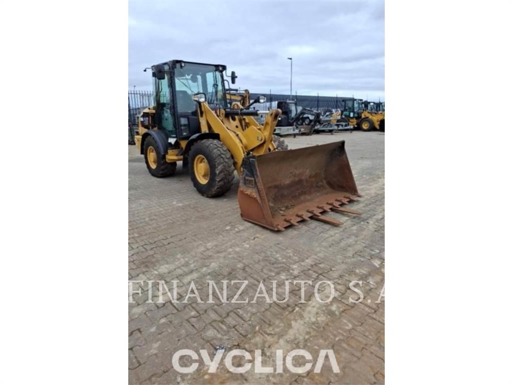 CAT 906M Pale gommate
