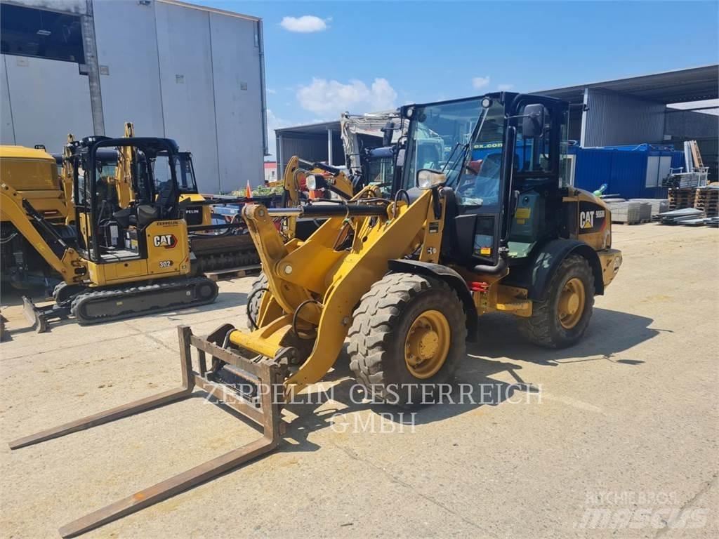 CAT 906M Pale gommate