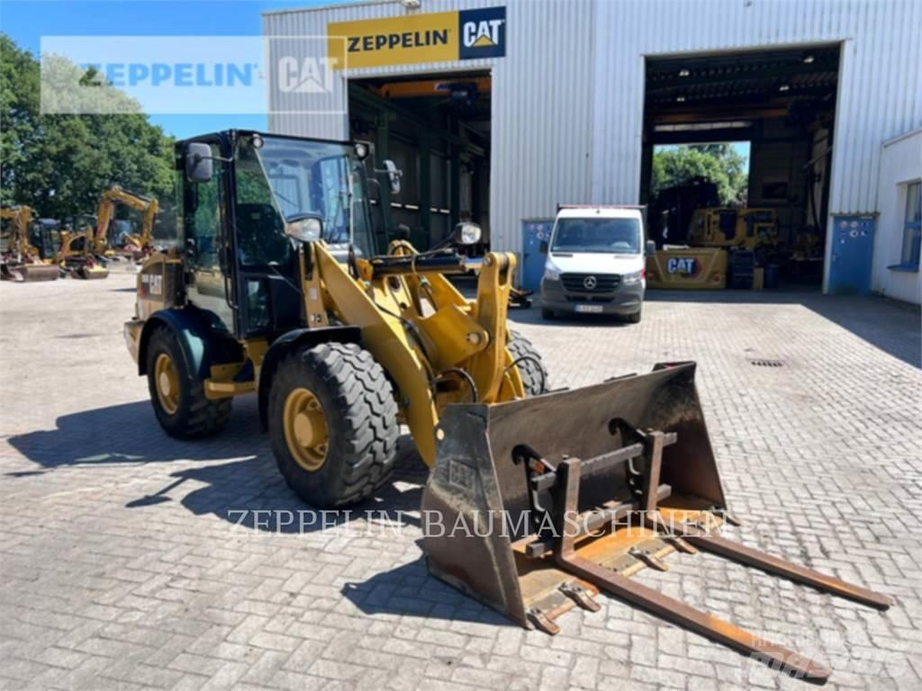 CAT 906M Pale gommate