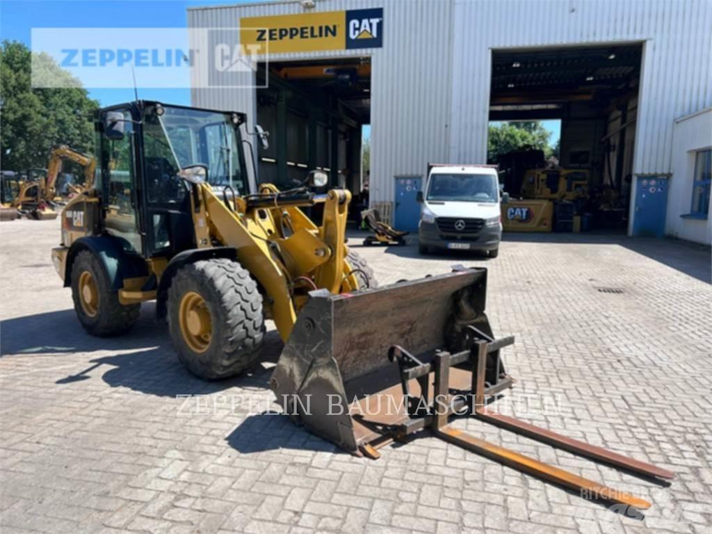 CAT 906M Pale gommate