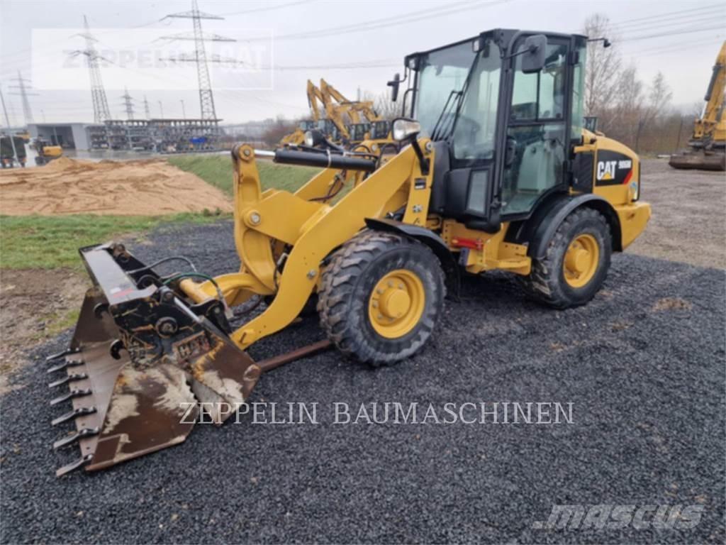 CAT 906M Pale gommate