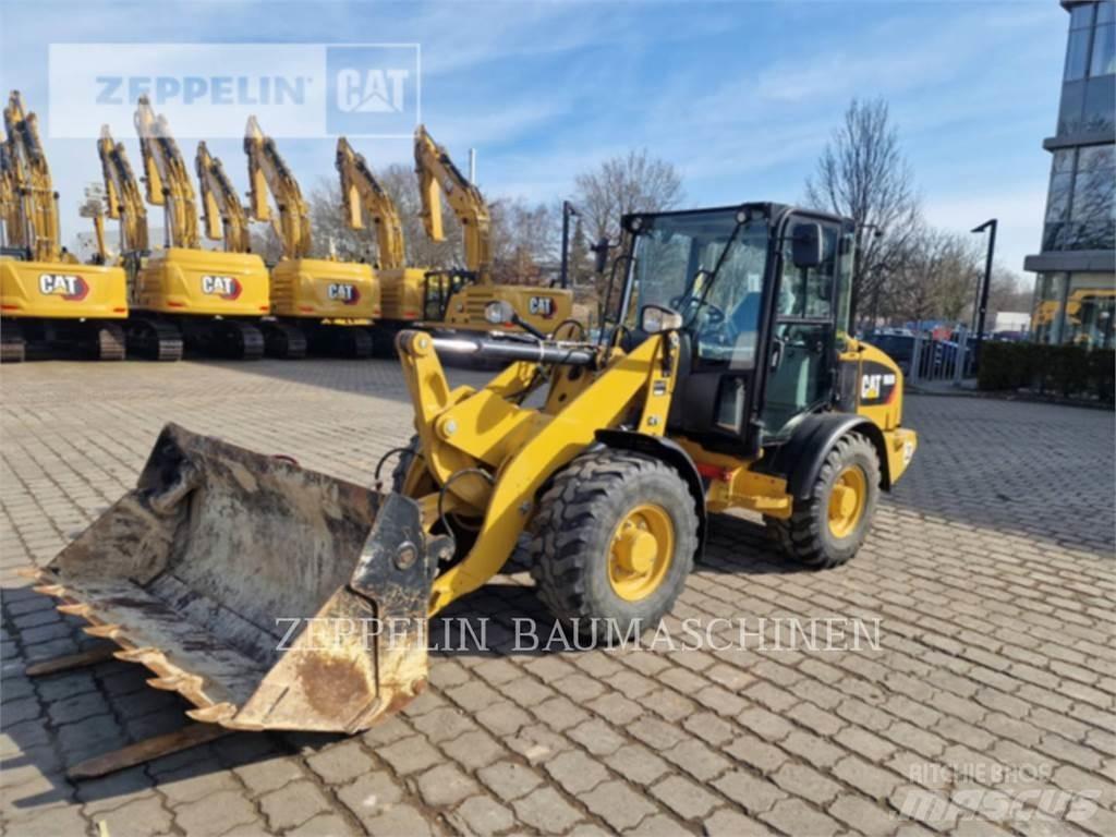 CAT 906M Pale gommate