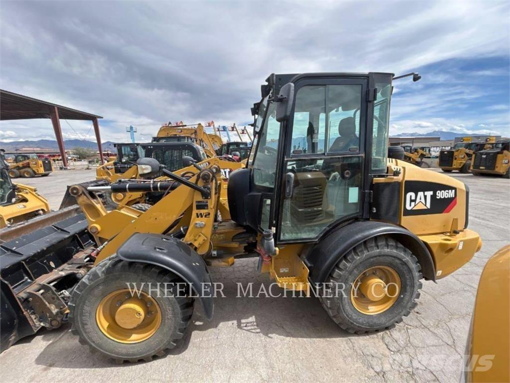CAT 906M Pale gommate