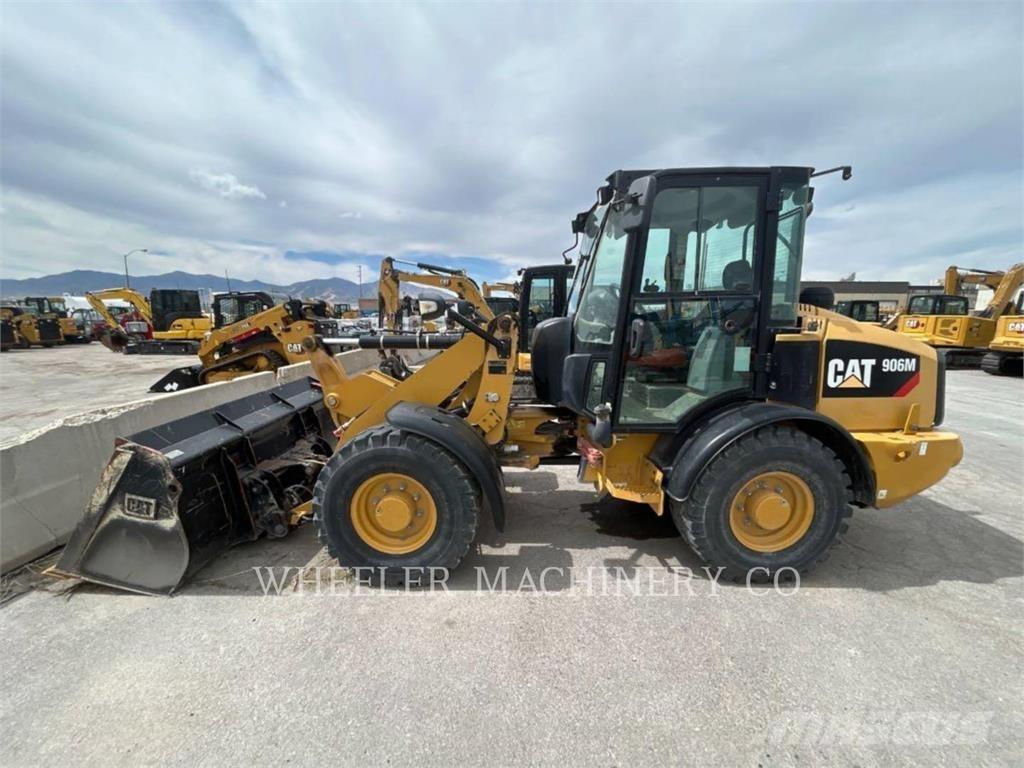 CAT 906M Pale gommate