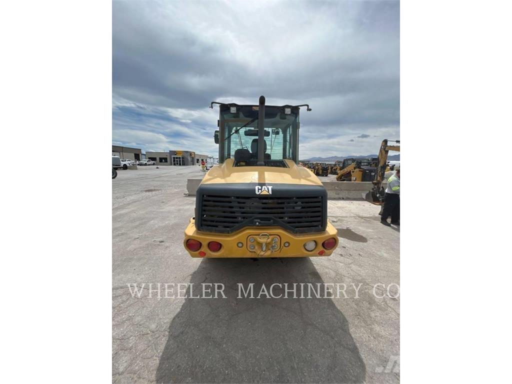 CAT 906M Pale gommate
