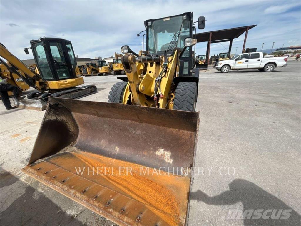 CAT 906M Pale gommate