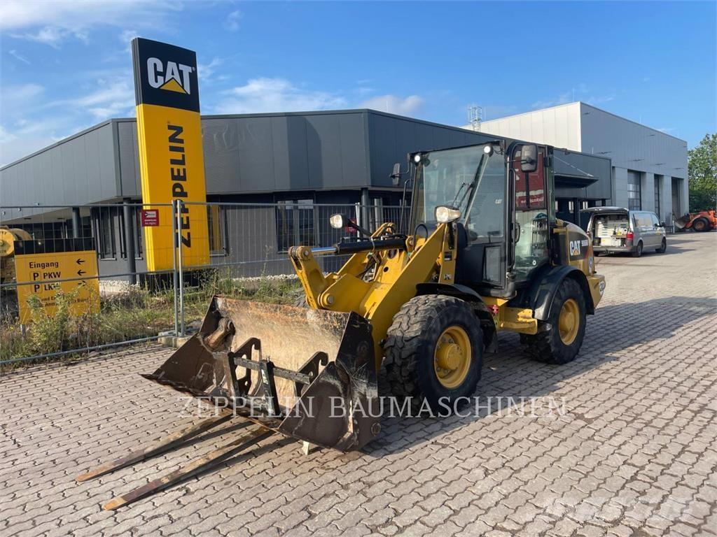 CAT 906M Pale gommate