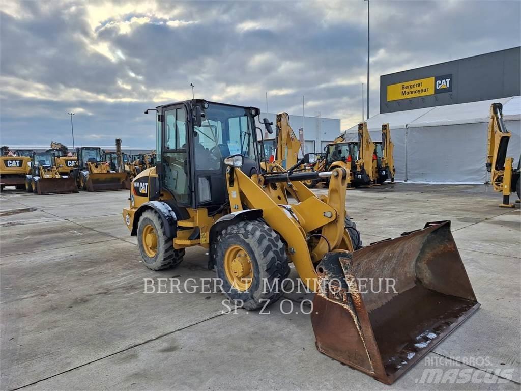 CAT 907M Pale gommate