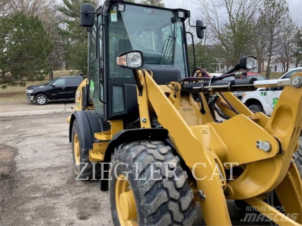 CAT 907M Pale gommate