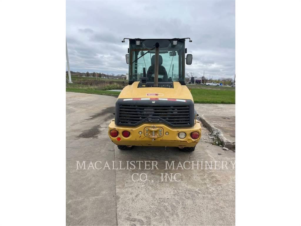 CAT 907M Pale gommate
