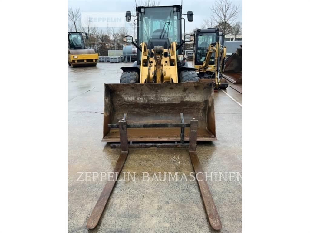 CAT 907M Pale gommate