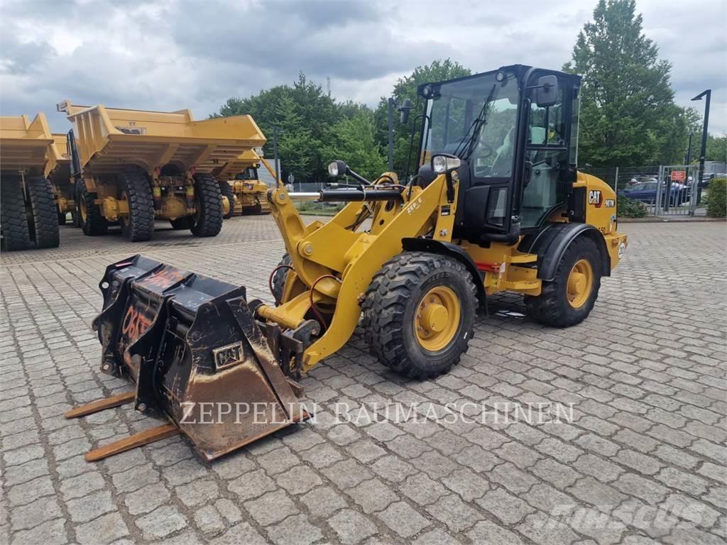 CAT 907M Pale gommate
