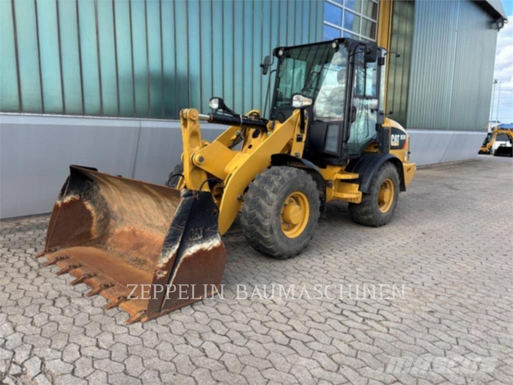 CAT 907M Pale gommate