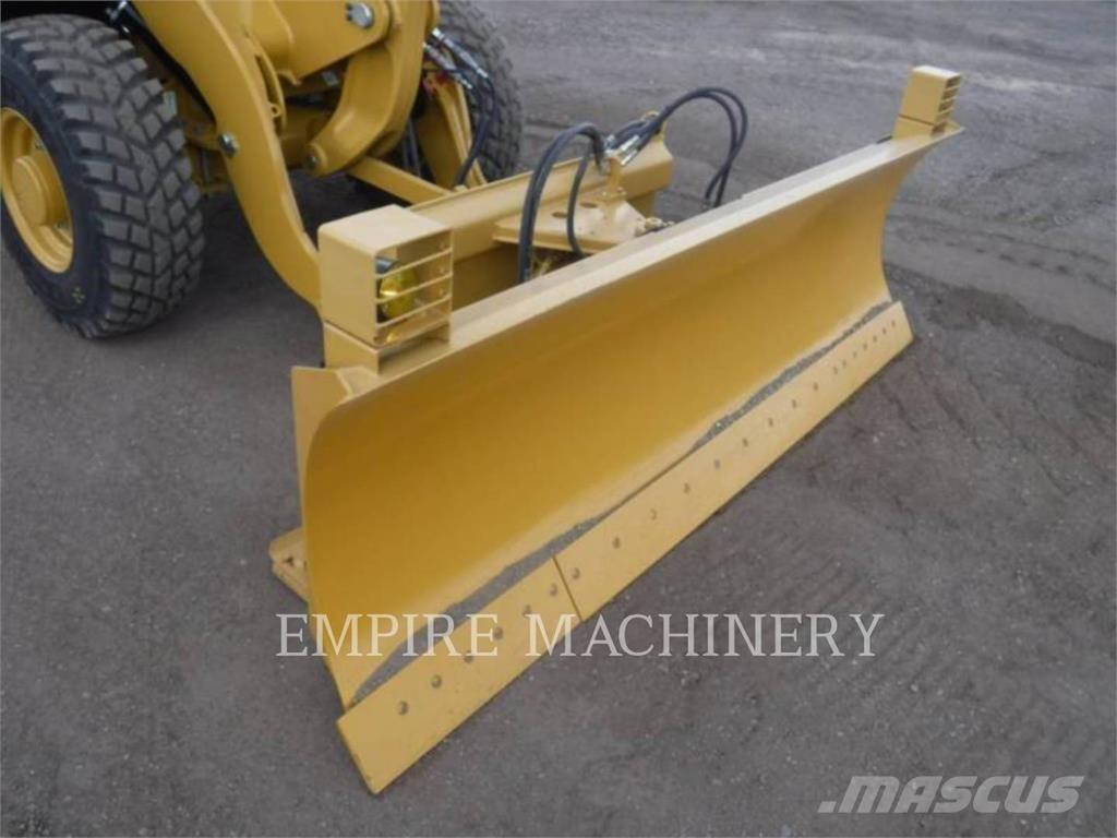 CAT 907M Pale gommate