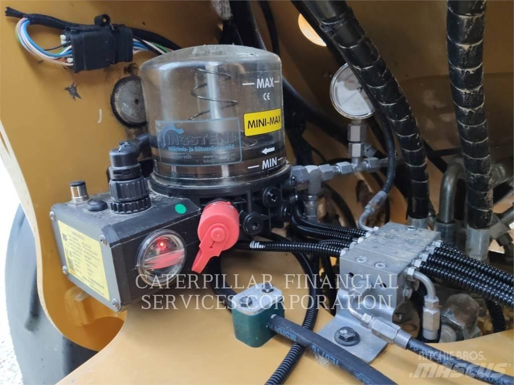 CAT 908-14 Pale gommate