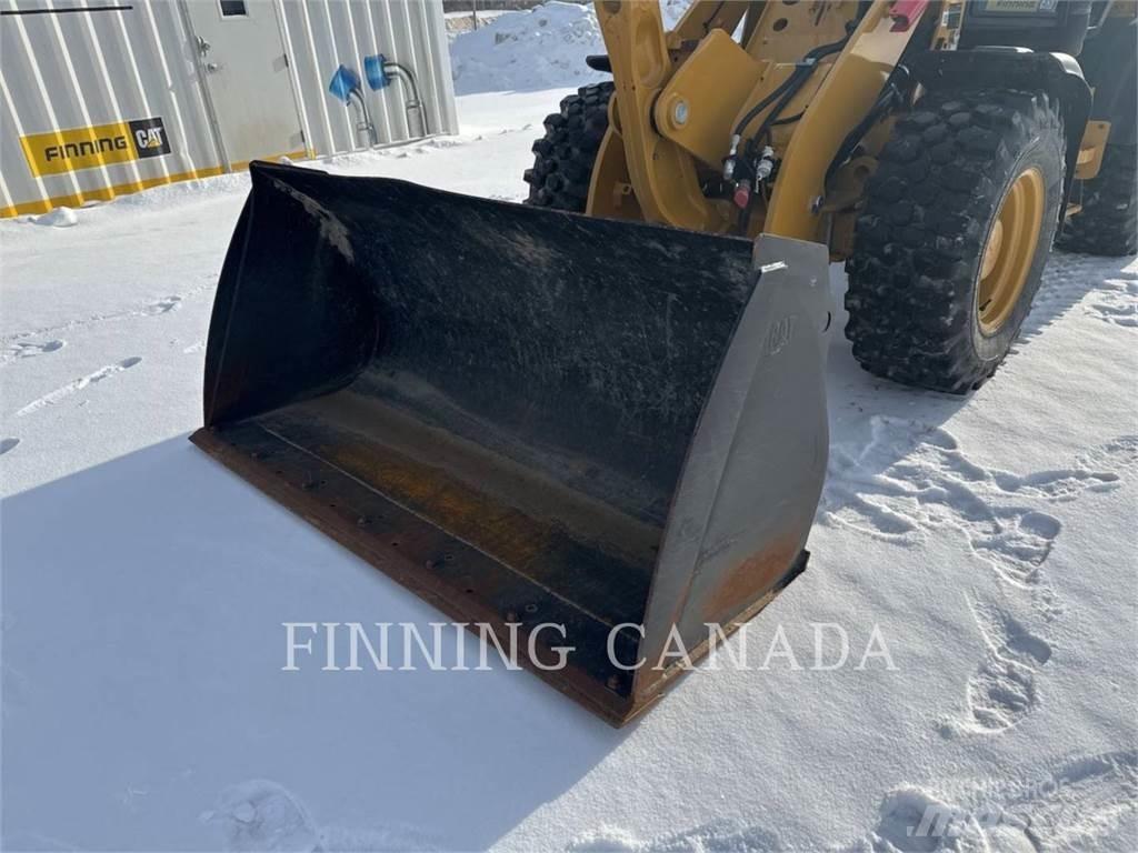CAT 908-14 Pale gommate