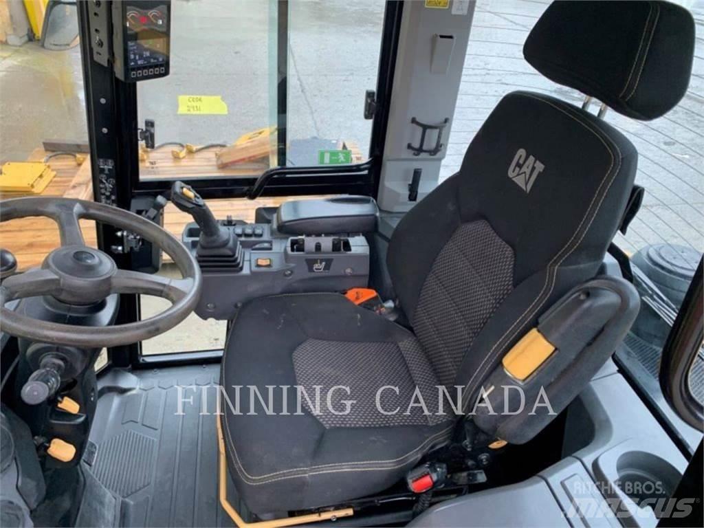 CAT 908-14 Pale gommate