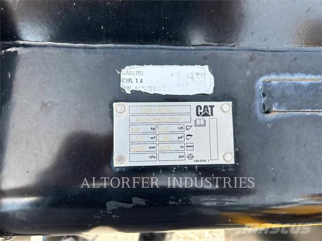 CAT 908-14 Pale gommate