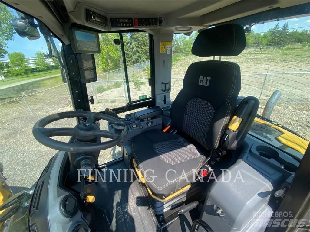 CAT 908-14 Pale gommate
