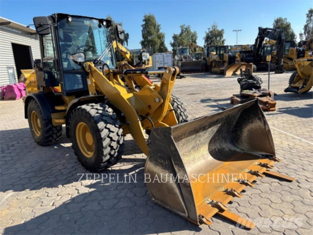CAT 908-14 Pale gommate