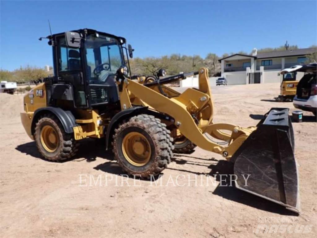 CAT 908-14 CA Pale gommate