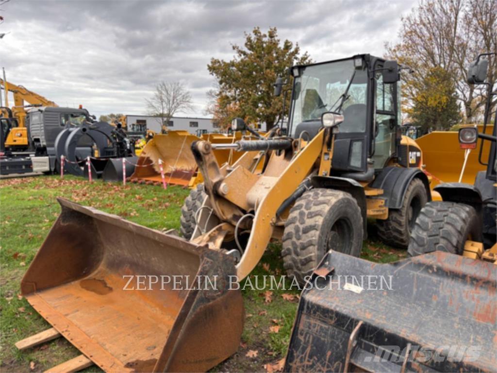 CAT 908H Pale gommate