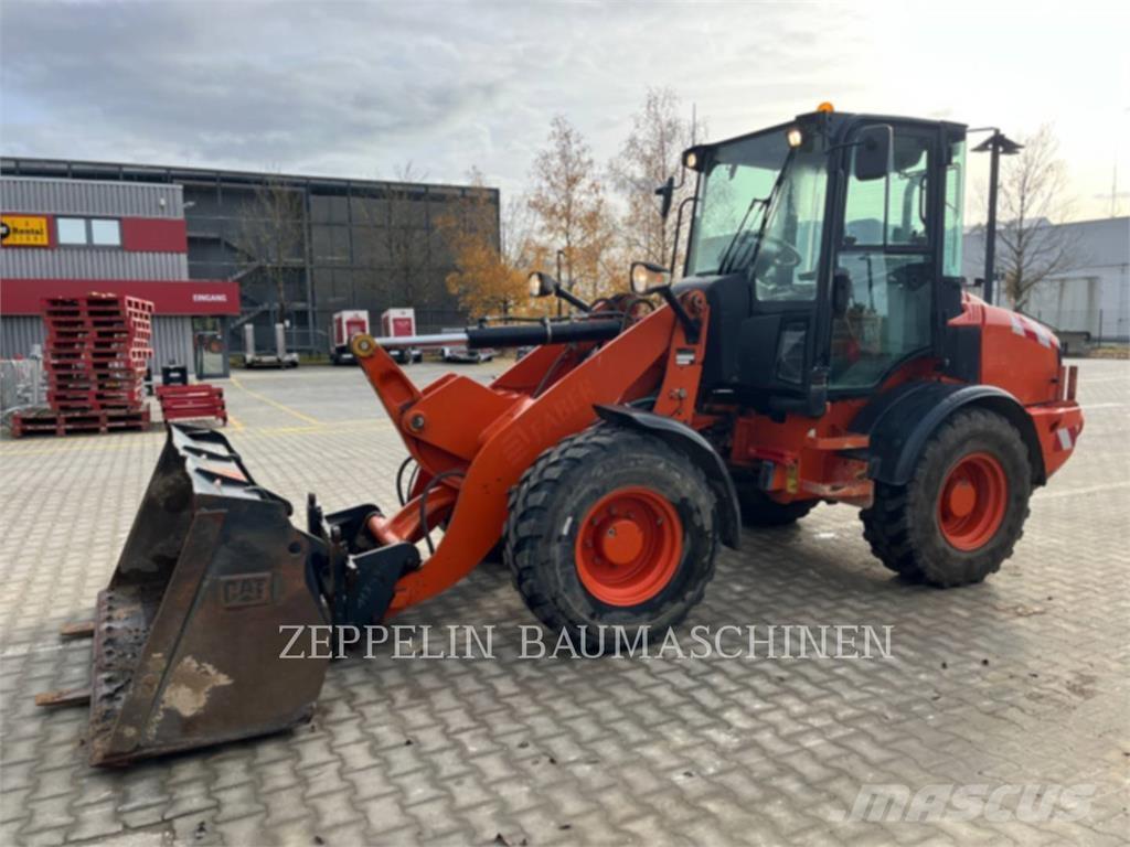 CAT 908H Pale gommate