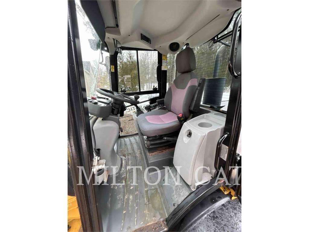 CAT 908H2 Pale gommate