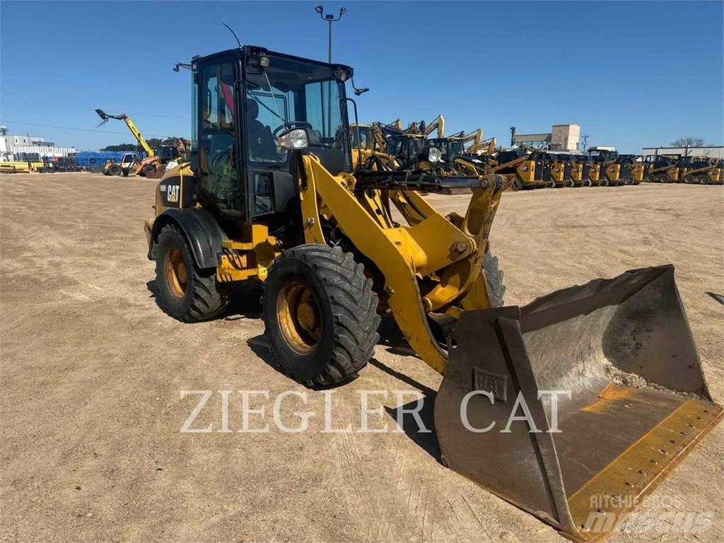 CAT 908H2 Pale gommate