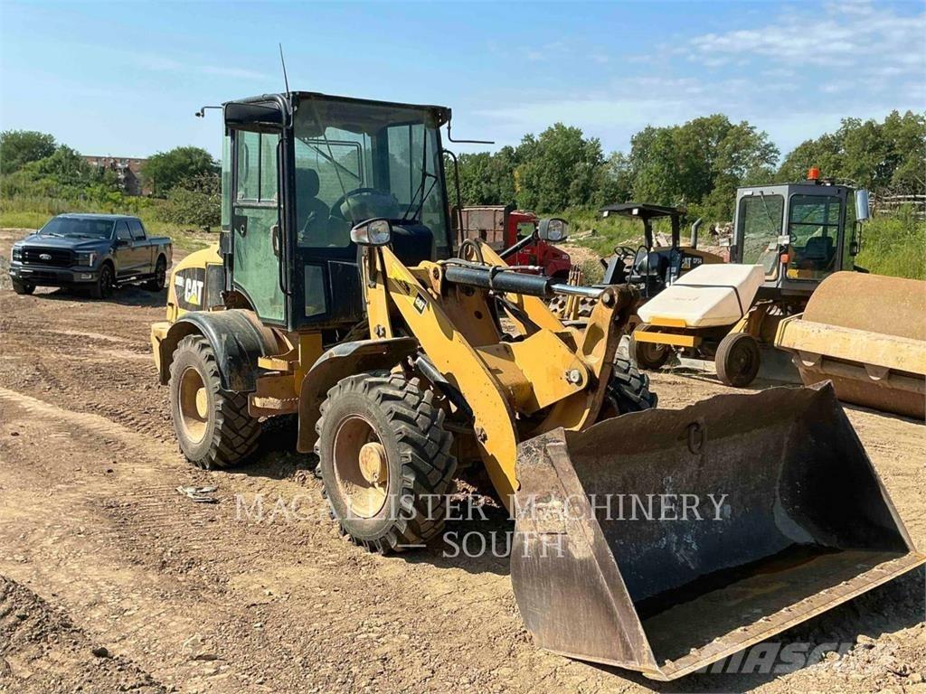 CAT 908H2 Pale gommate