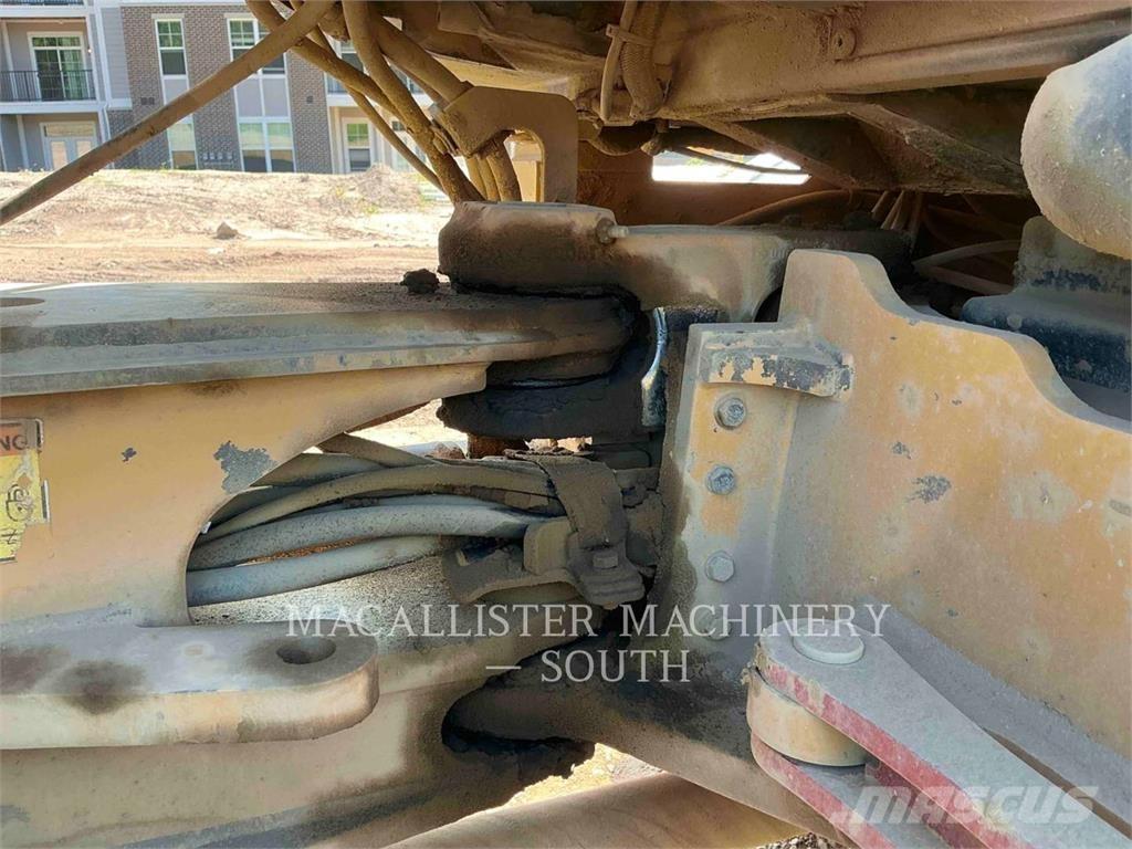 CAT 908H2 Pale gommate