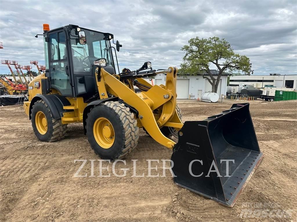 CAT 908M Pale gommate