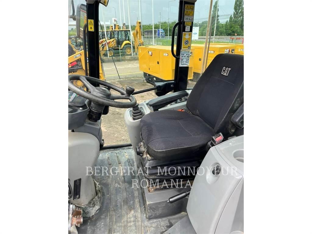 CAT 908M Pale gommate