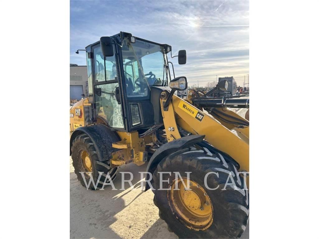 CAT 908M Pale gommate
