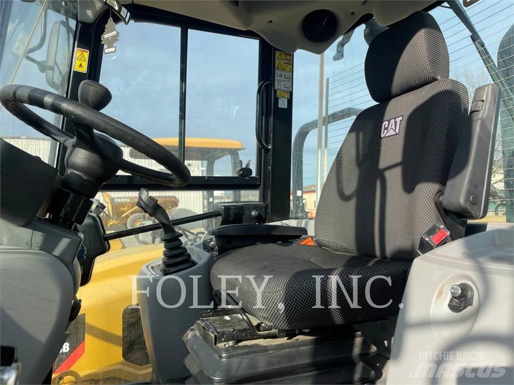 CAT 908M Pale gommate