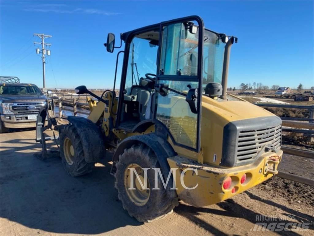 CAT 908M Pale gommate