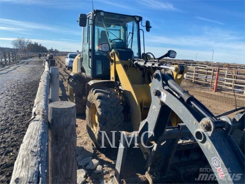 CAT 908M Pale gommate