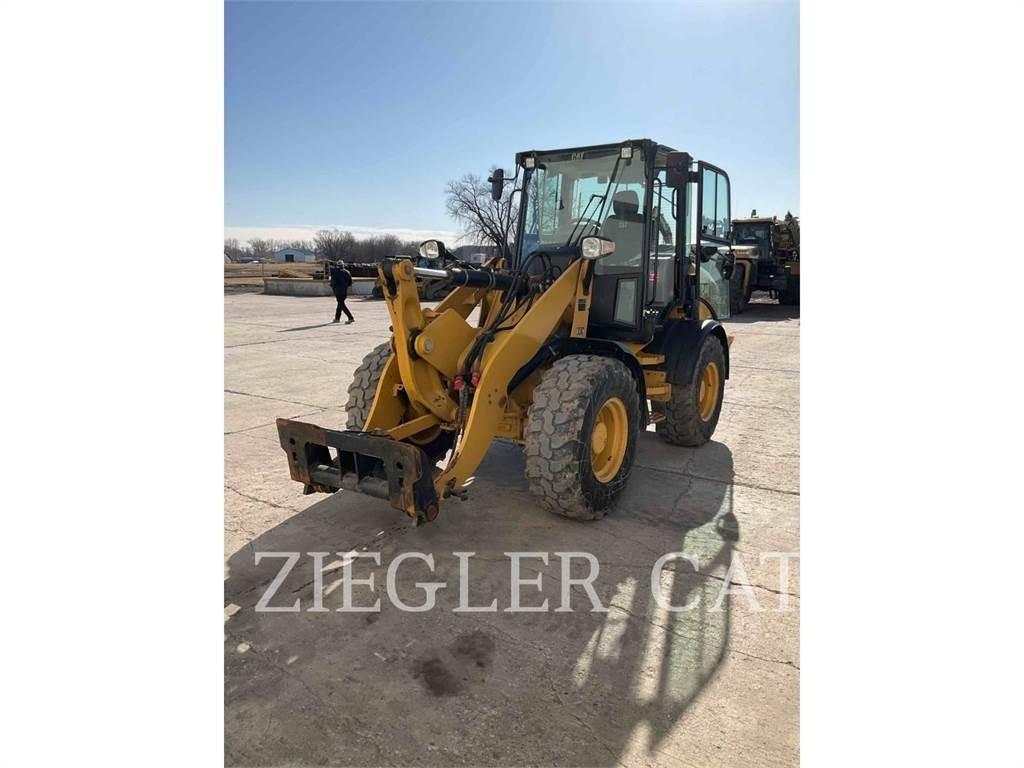 CAT 908M Pale gommate