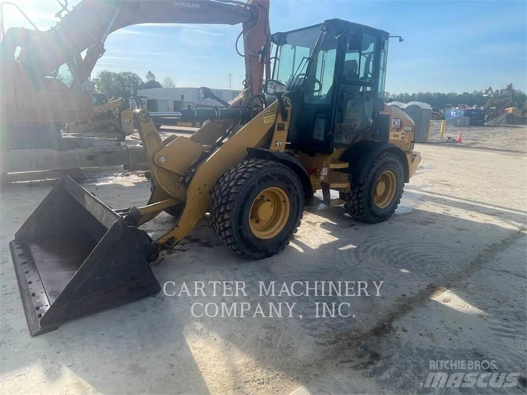 CAT 908M Pale gommate