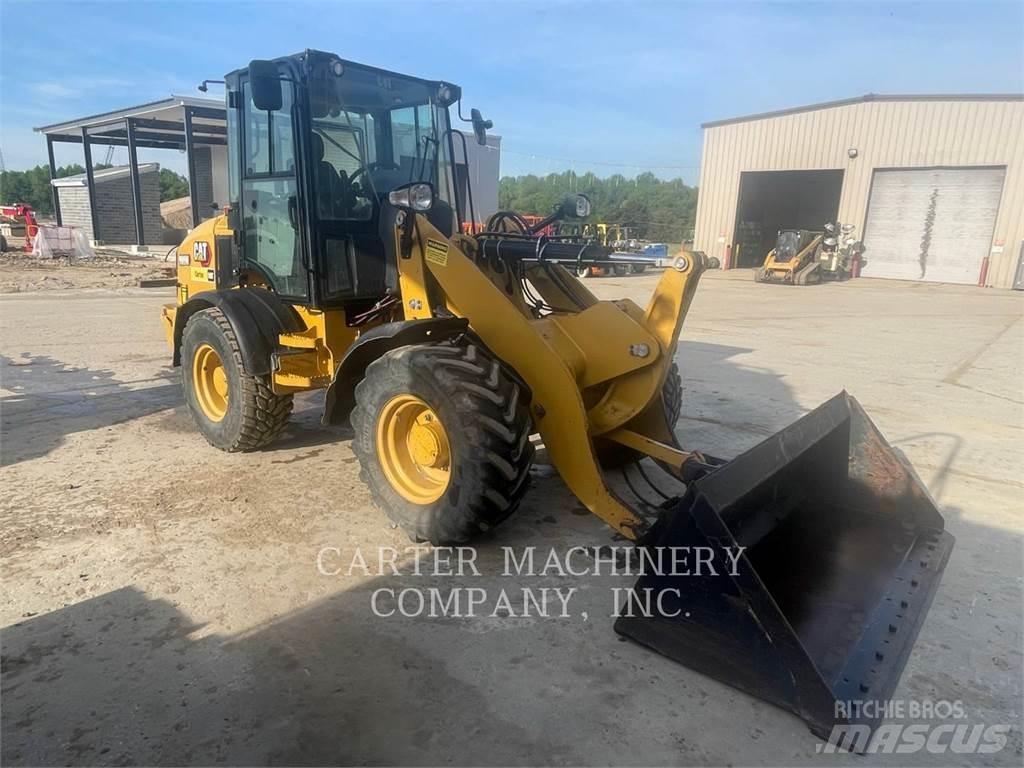 CAT 908M Pale gommate